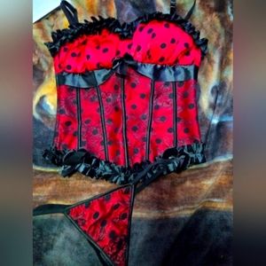 Very sexy blk/red corset w/ g-string